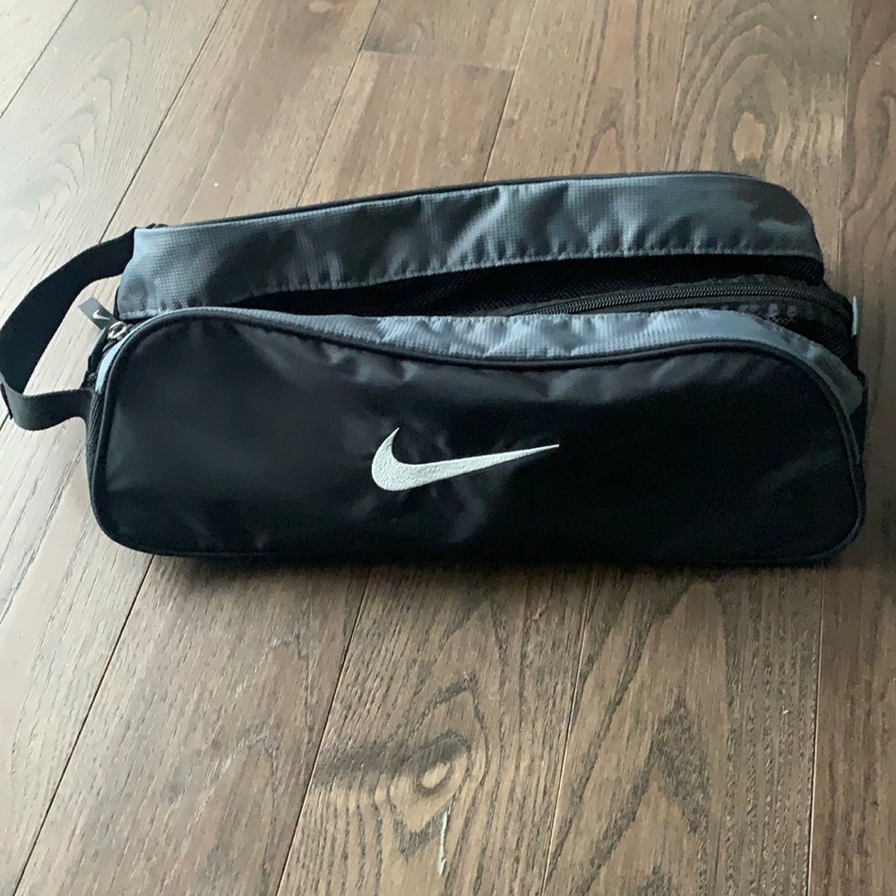 Nike golf shoe bag
